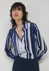 Calliope Camicia - une variante