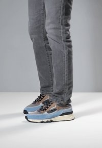 Floris van Bommel DE ZAGER - Sneaker low - lightblue