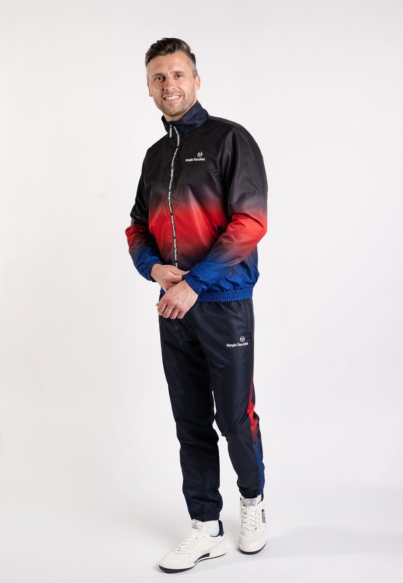Herren Trainingsanzüge | Sergio Tacchini SFUMATA TRAININGSANZUG Trainingsanzug navy/red/royal - UF34094 Herren Trainingsanzüge | Sergio Tacchini SFUMATA TRAININGSANZUG Trainingsanzug navy/red/royal - UF34094