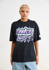 Nike Sportswear DANCE TEE - Apdrukāts T-krekls - black