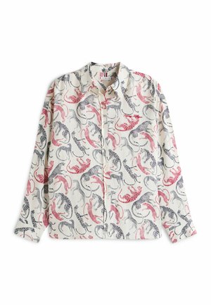 Langærmet cremefarvet skjorte med røde og sorte leopardprints samt et lille rødt broderet logo på brystet.