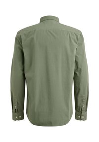 Camicia a maniche lunghe in cotone verde smorzato, con colletto classico, polsini abbottonati e una texture liscia con dettagli di cucitura minimi.
