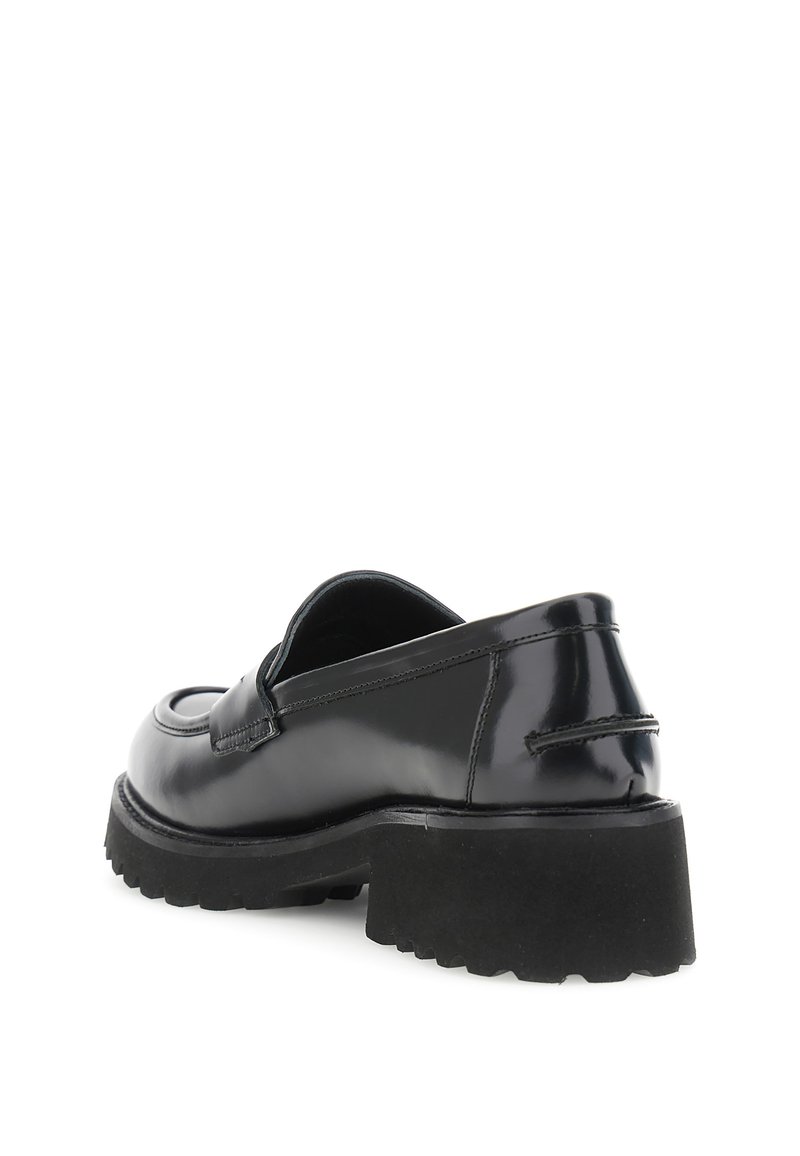 Schwarze, lackierte Leder-slipper mit einer massiven, schwarzen Gummisohle, die ein glattes Finish und ein rundes Zehen-Design aufweisen. Mit einem erhöhten Detail akzentuiert.