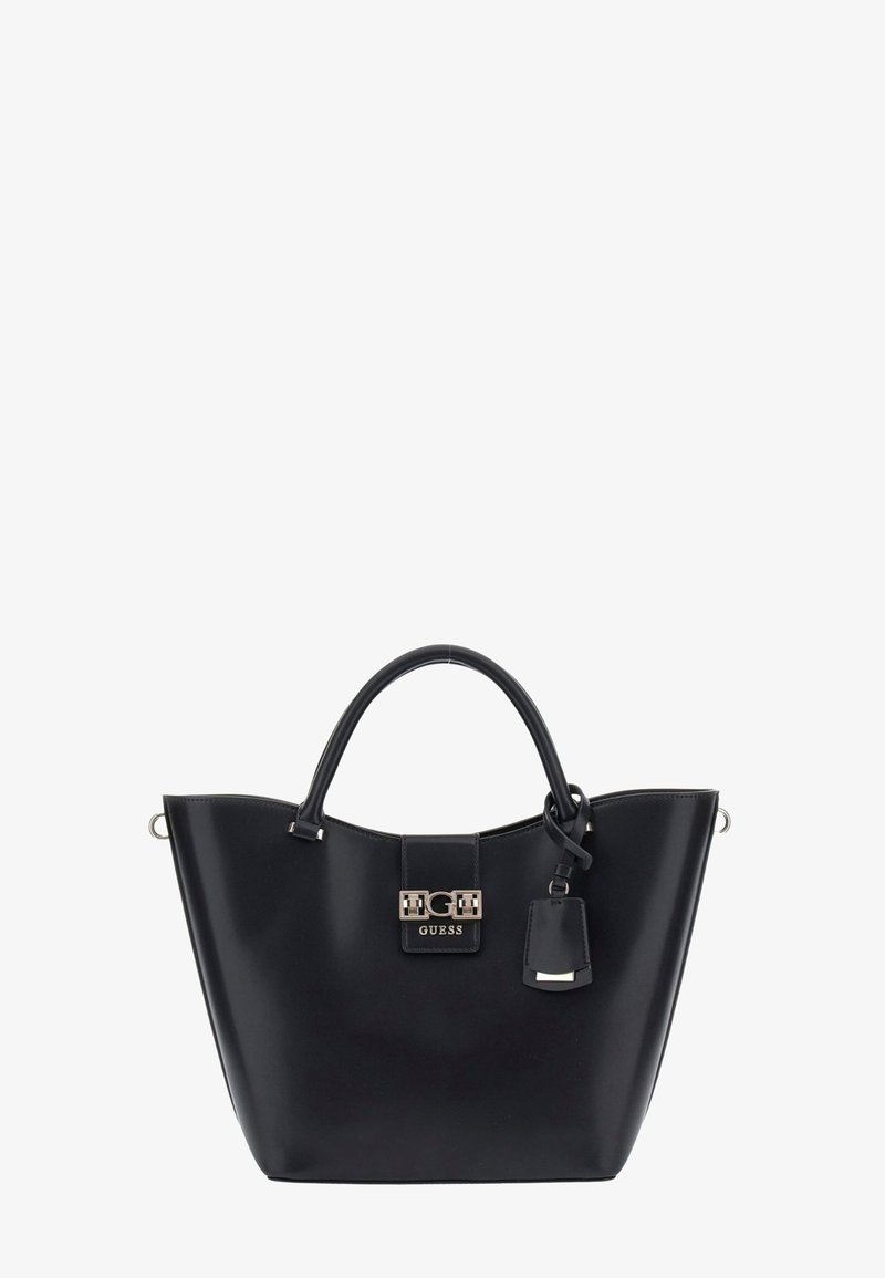 Borsa a mano nera in ecopelle con forma strutturata, manici corti e accessori in metallo argentato. Presenta una placca con logo e un piccolo tag decorativo.