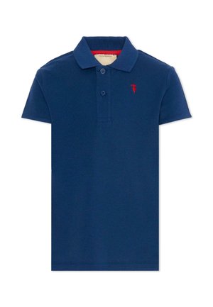 Polo bleu marine à manches courtes avec deux boutons et petit logo rouge brodé sur la poitrine gauche.
