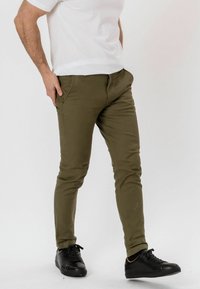 Non sélectionné, olive