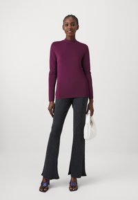 JDY JDYAVA TURTLENECK - Pikkade varrukatega topp - potent purple