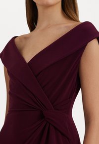 Lauren Ralph Lauren JERSEY OFF THE SHOULDER GOWN - Iltapuku - pinot noir