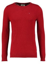 Pull en tricot rouge avec manches longues, design en V, bords et ourlet côtelés, arborant un petit logo sur la poitrine.