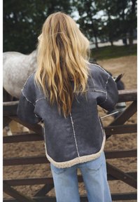 Kaffe KASHIRLEY  - Ziemas jaka - black deep