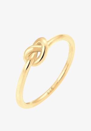 Guldforgyldt ring med et elegant design, der har en knudeaccent. Båndet er glat og afrundet, og der er præget "925" for sølvindhold.