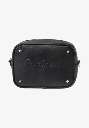 Czarny prostokątny woreczek Pepe Jeans London z zamkiem błyskawicznym, wytłoczonym logo oraz srebrnymi gwiazdkowymi ćwiekami na każdym rogu.
