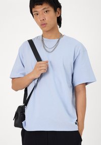 Edwin OVERSIZE BASIC UNISEX - Lihtne T-särk - kentucky blue