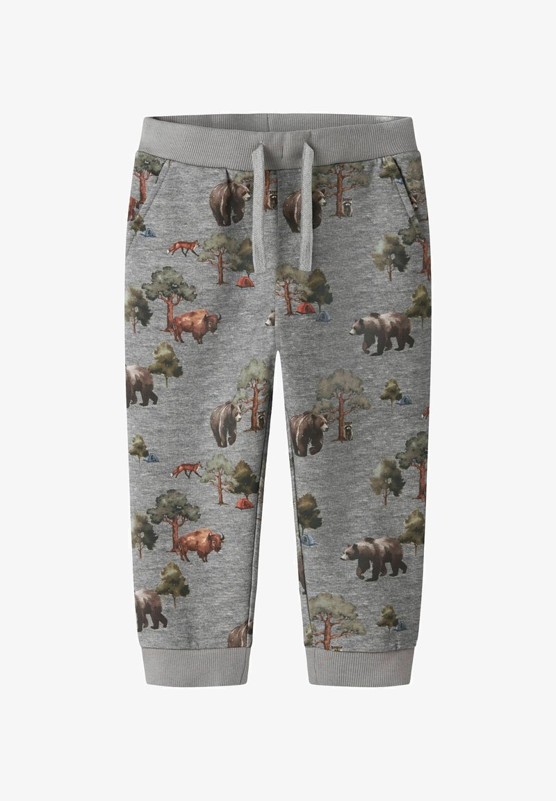 Pantalones de chándal grises con un diseño de temática forestal que incluye osos, bisontes y árboles. Confeccionados en una tela suave, con puños de canalé y cinturilla elástica.