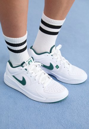 Jordan JORDAN STADIUM 90 - Tenisky - white/oxidized green/tropical twist