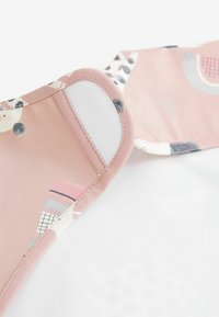 Next WEANING AND FEEDING SLEEVED - Podbradník - pink panda