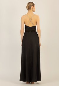 Apart LANGES - Ballkleid - schwarz