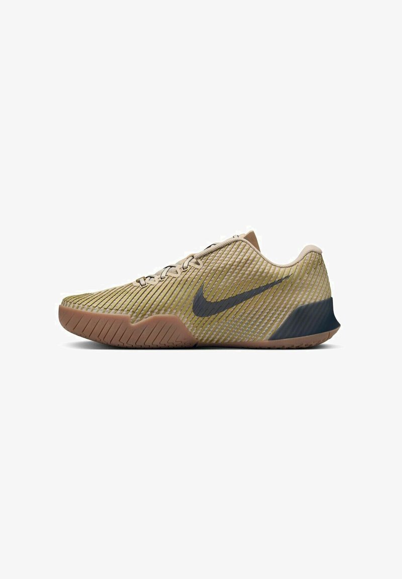 Nike Performance AIR ZOOM VAPOR 11 PREMIUM - da tennis per terra battuta - sanddrift metallic gold thunder blue