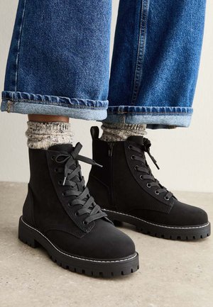 WIDE FIT CHUNKY LACE UP - Stivaletti con plateau - black