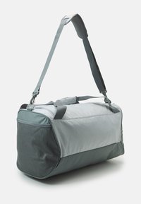 Nike Performance Saco de desporto - smoke grey/orange trance