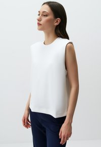 Jimmy Key SLEEVELESS CREW NECK  - Top - white