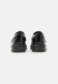 Dr. Martens ZEFFIR 5I - Kasdieniai suvarstomi batai - black/buttero