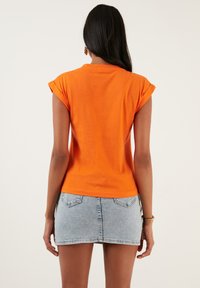 LELA T-shirt basic - orange