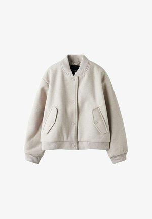 Blouson aviateur en laine beige clair avec col, poignets et ourlet côtelés, fermeture à boutons-pression et deux poches à rabat sur le devant.