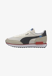 Selecionado, whisper white-puma white puma black
