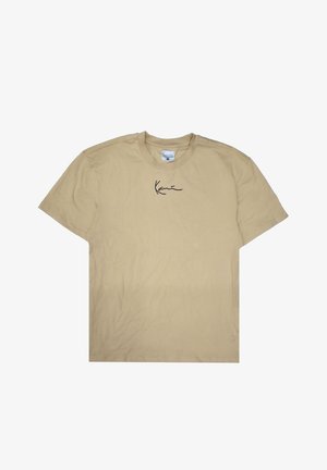 Beiges Baumwoll-T-Shirt mit Rundhalsausschnitt, kurzen Ärmeln und einem schwarzen Signaturlogo auf der Brust. Weicher, leichter Stoff mit wenigen Falten.