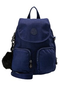 Sac à dos en tissu bleu marine avec rabat supérieur, poches avant, bretelles réglables et porte-clés pompon en fourrure noire détachable.