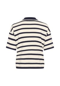 Maglietta a maniche corte con scollo rotondo di colore crema con righe orizzontali blu navy; texture a maglia; vestibilità comoda; senza accenti o motivi particolari.
