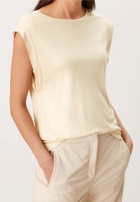 s.Oliver BLACK LABEL T-shirt basic - light yellow