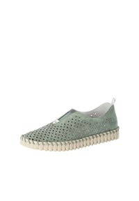 Chaussures vertes à enfiler en matériau perforé, dotées d'une épaisse semelle blanche avec des stries et des accents subtils. Offre un confort respirant.