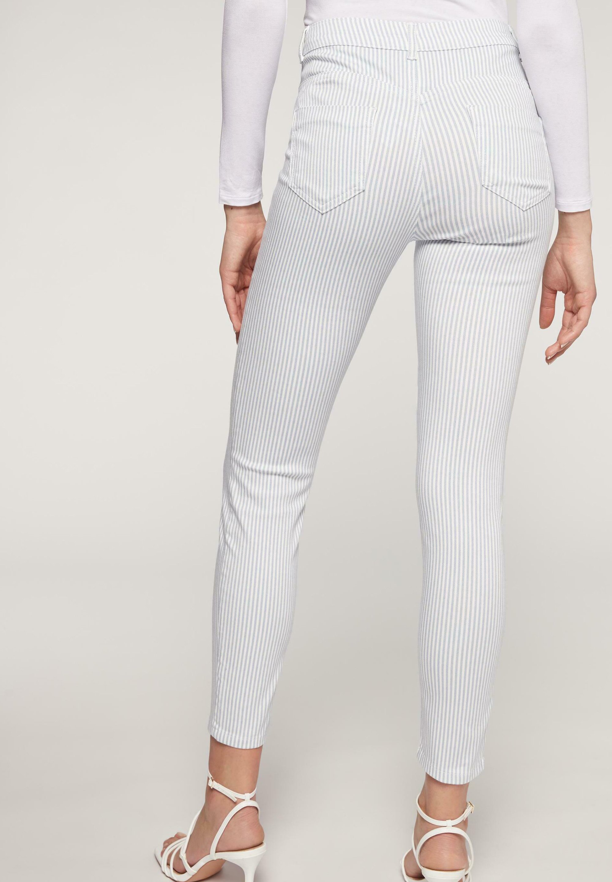 Calzedonia Slim fit jeans - streifenmuster weiß azurblau/mottled light blue  - Zalando.de