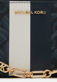 MICHAEL Michael Kors JET SET CHAIN POUCHETTE - Håndtasker - blue