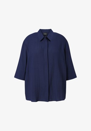 Granatowa, luźna koszula z długim rękawem, klasycznym kołnierzem i ukrytymi przednimi guzikami, wykonana z teksturowanej tkaniny.