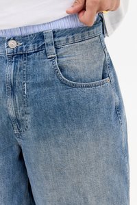 BDG Urban Outfitters SKATE - Denimové šortky - blue