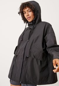 QS SAC À DOS INTÉGRÉ - Parka