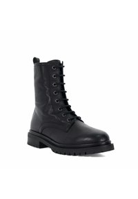 Zwarte leren enkelboots met een gladde afwerking, ronde neus, veter sluiting aan de voorkant en een stevige rubberen zool. Voorzien van metalen oogjes en een treklus.