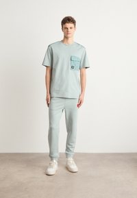HUGO DOAK - Tepláky - open grey