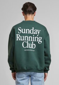 Another Cotton Lab SUNDAY RUNNING CLUB - Felpa - green