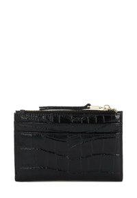 Cardholder din piele cu textură de crocodil negru, cu fermoar aurit și curea de mână, având mai multe sloturi pentru carduri și un design compact.