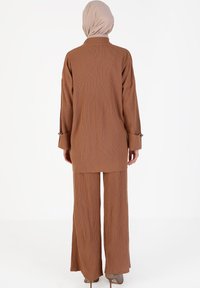 Modanisa SET - Trousers - camel