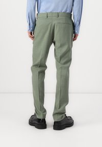Isaac Dewhirst NOTCH SUIT SLIM - Κοστούμι - olive