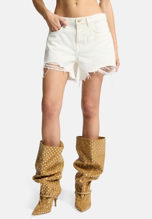 MONROE LONG - Shorts di jeans - white