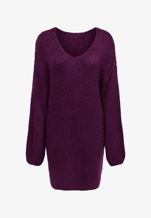 Suéter de punto morado con un escote en V profundo, mangas largas y un ajuste holgado. La textura es suave y gruesa, con un patrón acanalado.