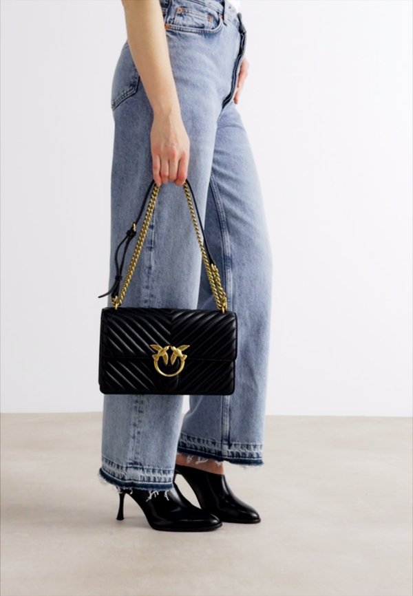 LOVE ONE CLASSIC  - Cross body bag2