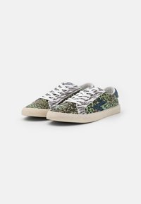 Le Temps Des Cerises SOHO - Trainers - green