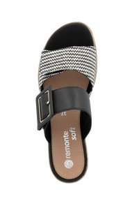 Schwarze und cremefarbene Keilsandale mit gemustertem Obermaterial, breitem schwarzen Riemen mit quadratischer Schnalle und gepolsterter Innensohle.